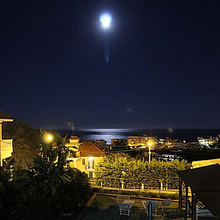 La Pace, Il Sole, Il Mare - Sanremo Casa Indipendente Vista Mare, Posto Auto Privato, Ampio Spazio Esterno Attrezzato, A Pochi Minuti Dalle Spiagge Exterior foto